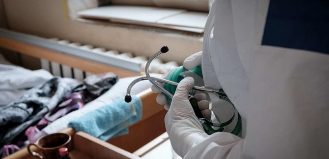 Двох лікарок покарали за видачу фейкових COVID-довідок - Фото