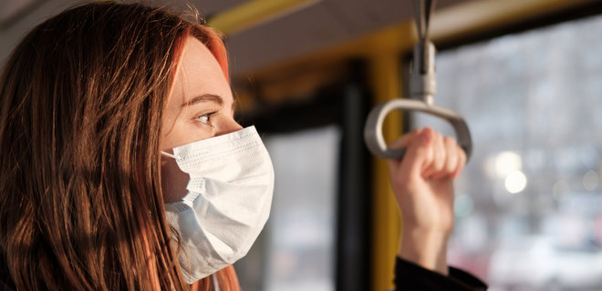 Якщо носите забруднену маску, може боліти горло. Чому? Пояснює Клівлендська клініка - Фото