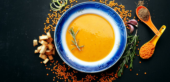 Як приготувати на обід суп з червоної сочевиці  - Фото