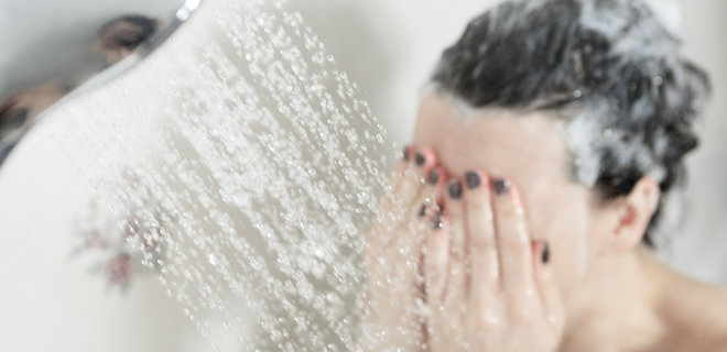 Що буде, якщо мити голову без шампуню? - Фото