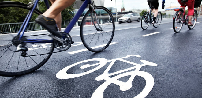 На вулицях Києва рекордна кількість велосипедистів за сім років. У шоломі кожен четвертий - Фото