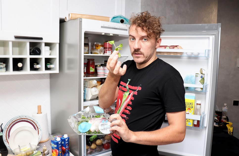 Що у холодильнику Євгена Клопотенка – популярного шеф-кухаря та кулінарного експерта - Фото