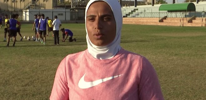 Перша жінка в єгипетському чоловічому футболі. Фаїза Хаідер стала тренеркою - Фото