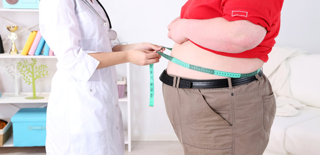 Люди з ожирінням більш схильні до важкої форми COVID-19 – пояснює лікар - Фото