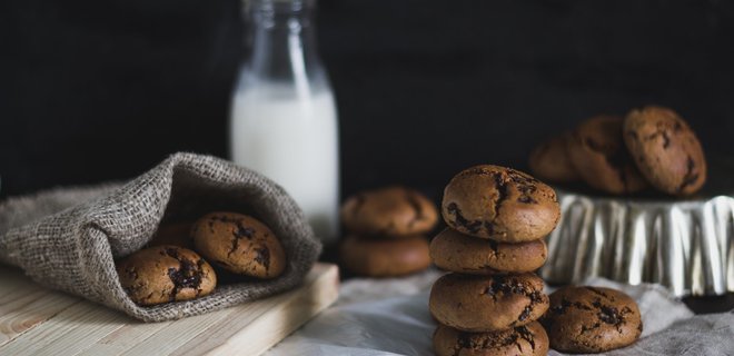 Рецепти десертів: швидке й дуже смачне шоколадне печиво - Фото