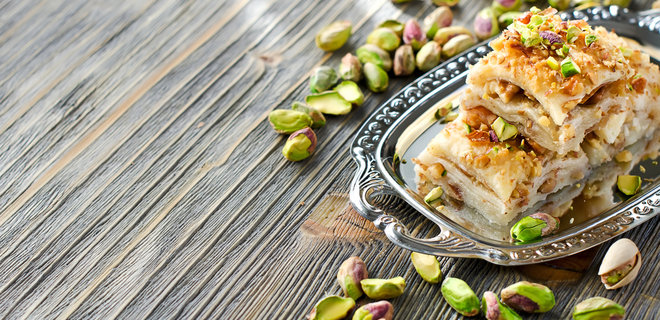  Рецепти десертів з присмаком Туреччини: простий рецепт пахлави й манного пирога ревані - Фото
