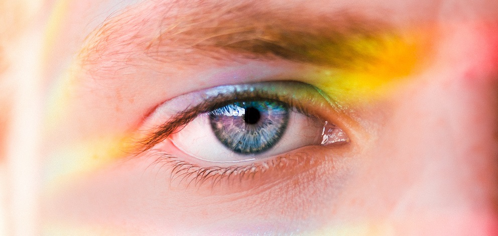 Як зберегти здоров'я очей в умовах відключення світла - Фото