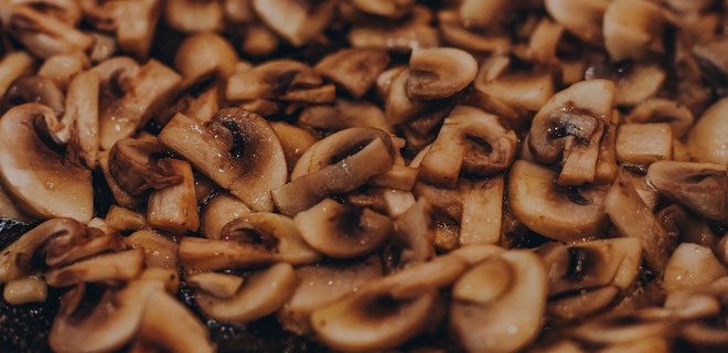 Рецепти вечері. Готуємо прості та швидкі страви з грибами: ризотто, печеня та макарони - Фото