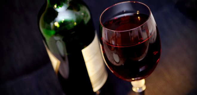 Вино та схуднення. Чому алкоголь додає зайвих кілограмів та як зменшити його споживання - Фото