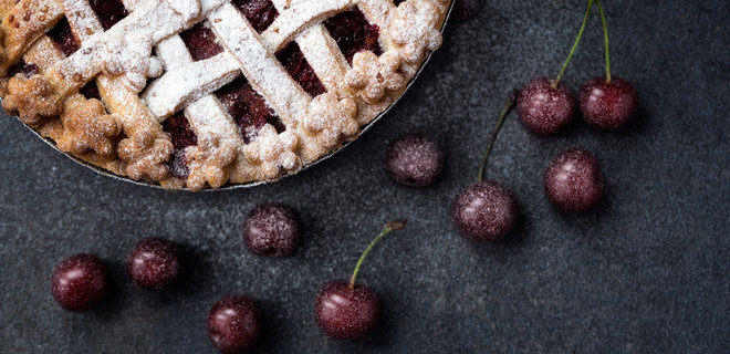 Рецепти десертів. Готуємо віденський вишневий пиріг - Фото