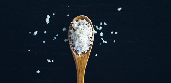 Чому виникає тяга до солоної їжі: причини та методи боротьби  - Фото