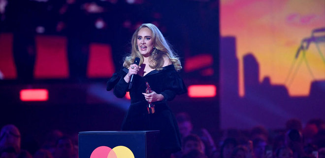 Adele в сукні від української дизайнерки на сцені Brit Awards. Фото - Фото
