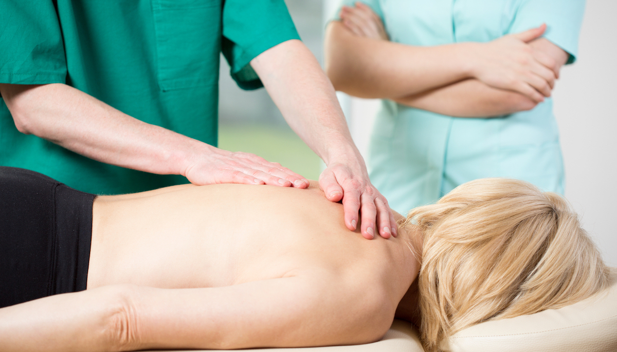 Яким має бути хороший лікувальний масаж і які масажі – єресь – пояснює реабілітолог  - Фото