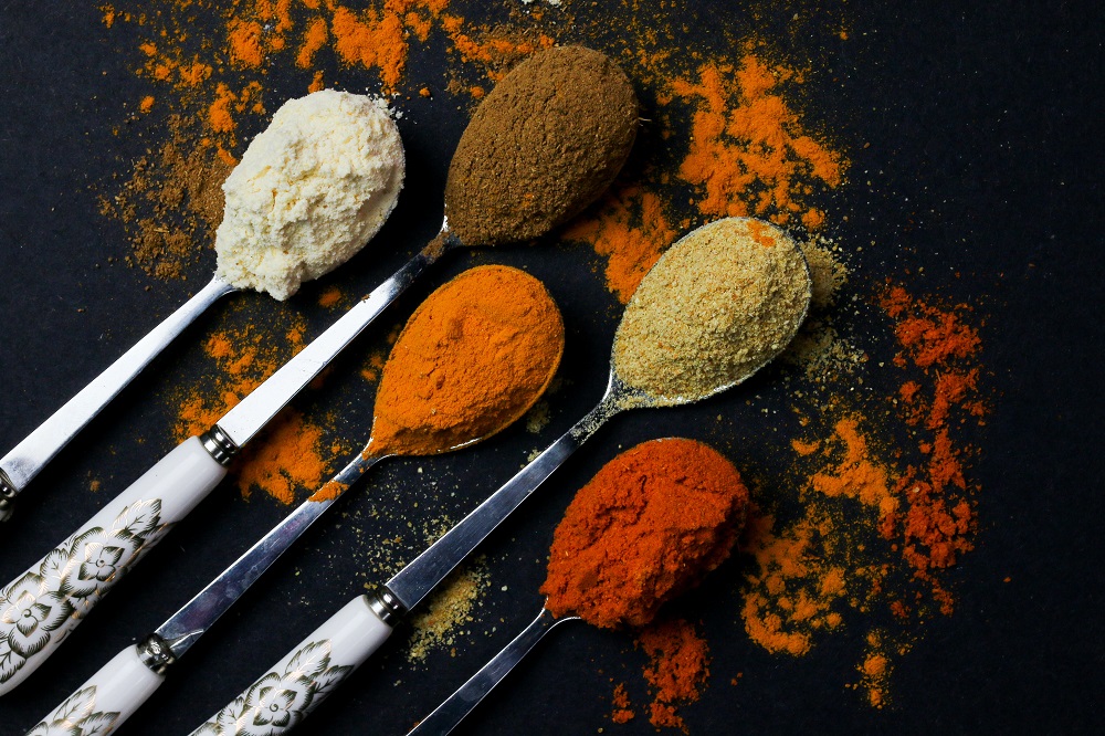Как выбрать специи: соль, черный перец, паприку и корицу - Фото