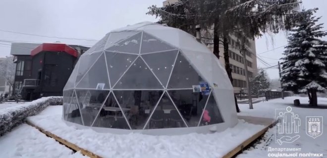 В Черновцах установили купол 