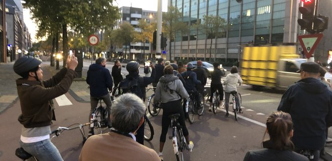 В Амстердаме ограничат движение автомобилей в центре города - Фото