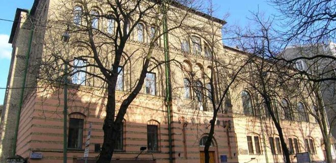 Суд повернув університету Карпенка-Карого землі, де планували звести офіси та ЖК - Фото