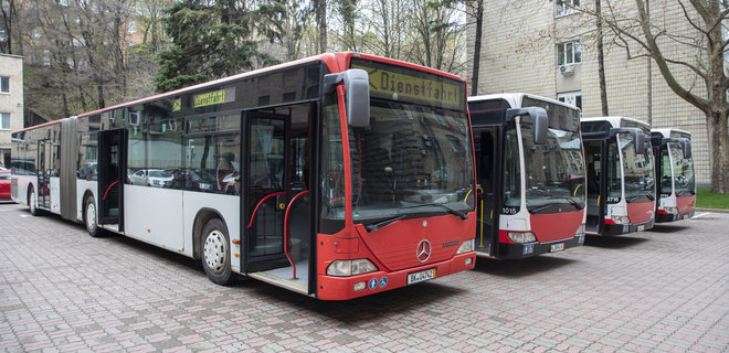 Німеччина передала Києву чотири сучасні міські автобуси з Wi-Fi у салоні - Фото