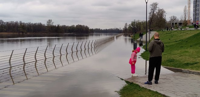 Уровень воды в Днепре за сутки снизился на 7 сантиметров - Фото