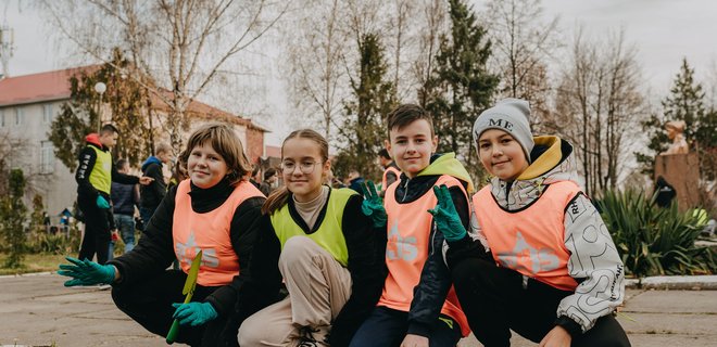 Біля українських шкіл планують висадити 100 млн тюльпанів - Фото