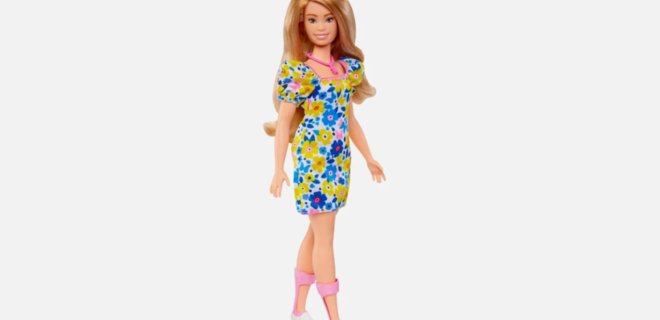 Mattel випустила першу у світі ляльку Барбі з синдромом Дауна - Фото