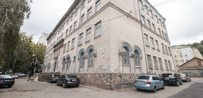 У Києві школа 13 років зачинена на реконструкцію, хоч її мають повністю демонтувати - Фото