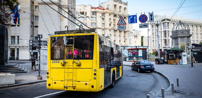 Киевляне поддержали шестую петицию об отмене остановки транспорта во время тревог - Фото