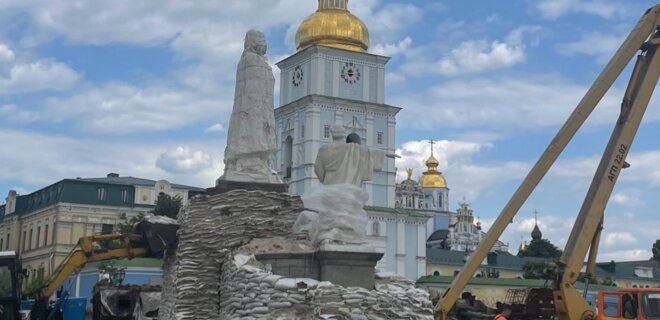 В Киеве открыли памятник княгине Ольге, который раньше обложили мешками с песком - Фото