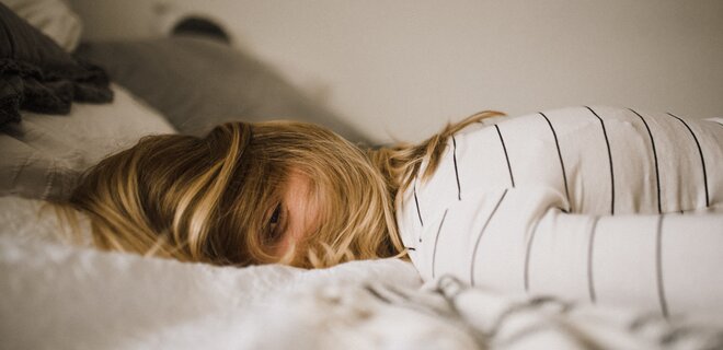 Люди з більш ніж п'ятьма симптомами безсоння мають на 50% вищий ризик інсульту - Фото