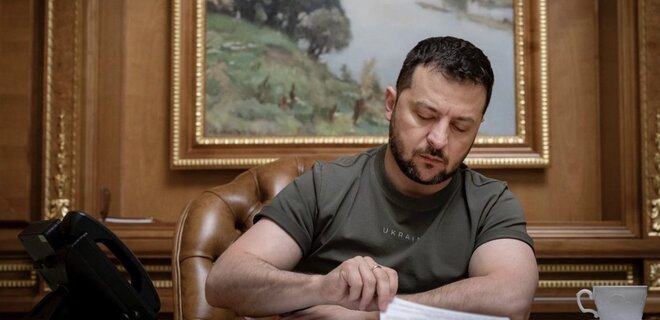 Зеленський відповів, чому досі не підписав закон про заборону книжок з Росії - Фото