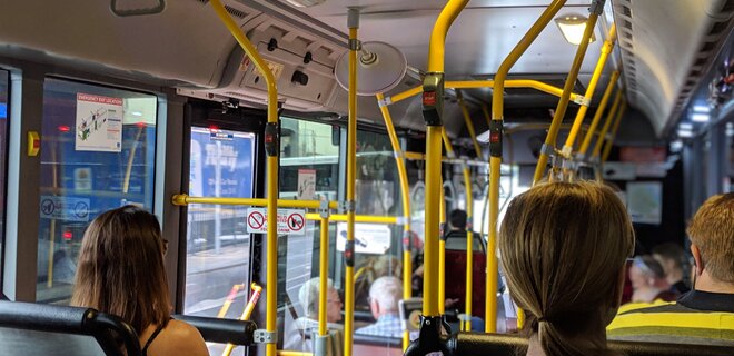 На період літніх канікул проїзд для учнів у громадському транспорті Києва буде платним - Фото