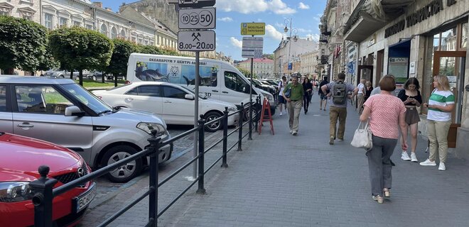 У Львові демонтують вуличне огородження на 10 ділянках, щоб поліпшити безпеку руху - Фото