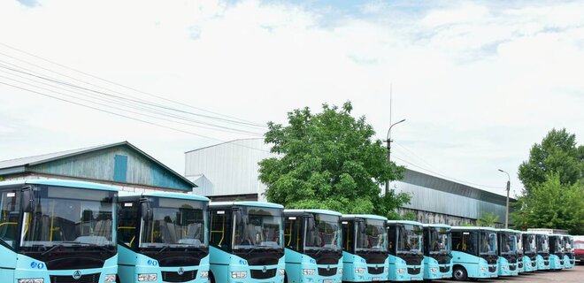В Чернигове выпустят на маршруты новые низкопольные автобусы с валидаторами - Фото
