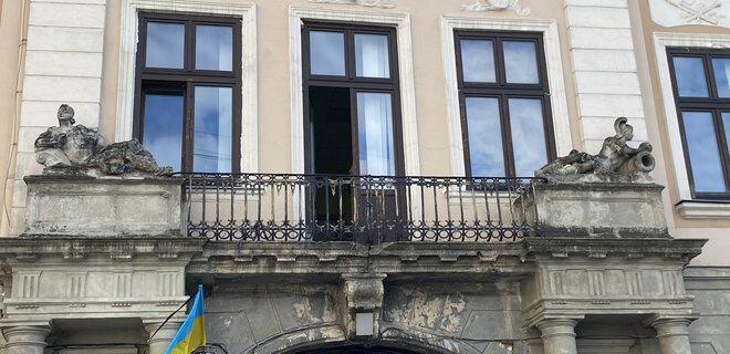 Во Львове отреставрируют скульптуры на исторических зданиях - Фото