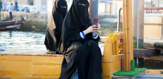Франція заборонить носити мусульманські сукні в школах - Фото