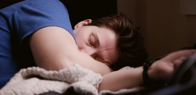 Ученые обнаружили, какая температура должна быть в комнате для хорошего сна пожилых людей - Фото