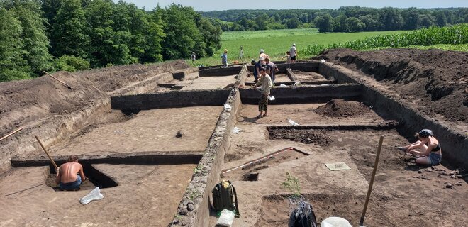 Археологи обнаружили в Киевской области артефакты X-XI веков - Фото