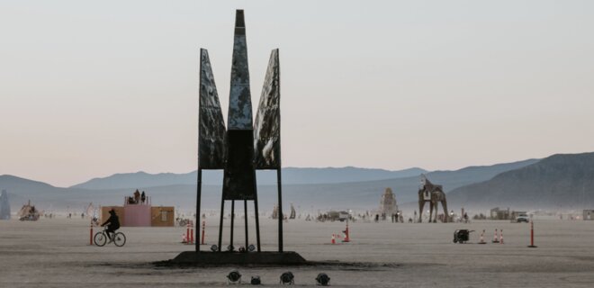 На фестивале Burning Man презентовали две украинские инсталляции – фото - Фото