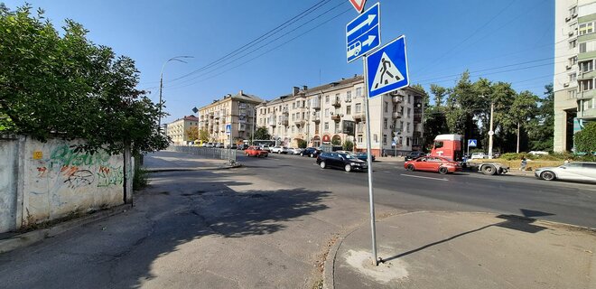 На проспекте Лобановского в Киеве появился новый наземный переход - Фото