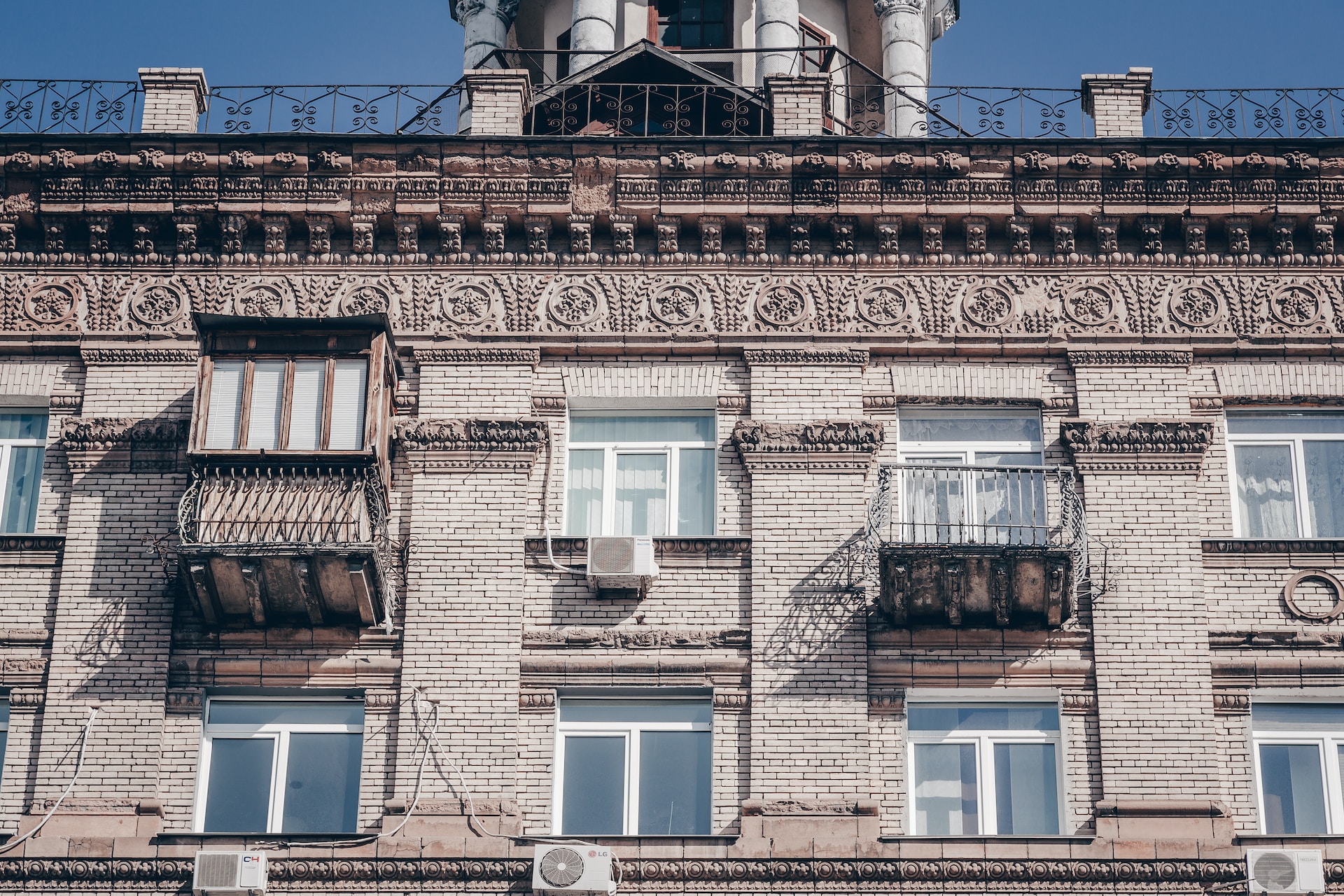 Как во Львове. Когда в Киеве будут штрафовать за балконы на исторических зданиях - Фото