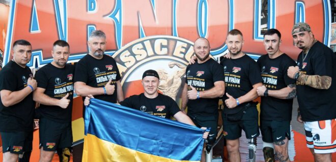 Украинские ветераны установили мировой рекорд по стронгмену - Фото